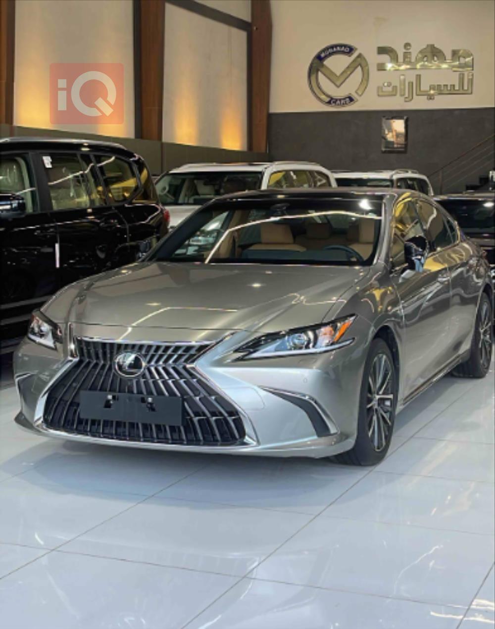 Lexus ES
